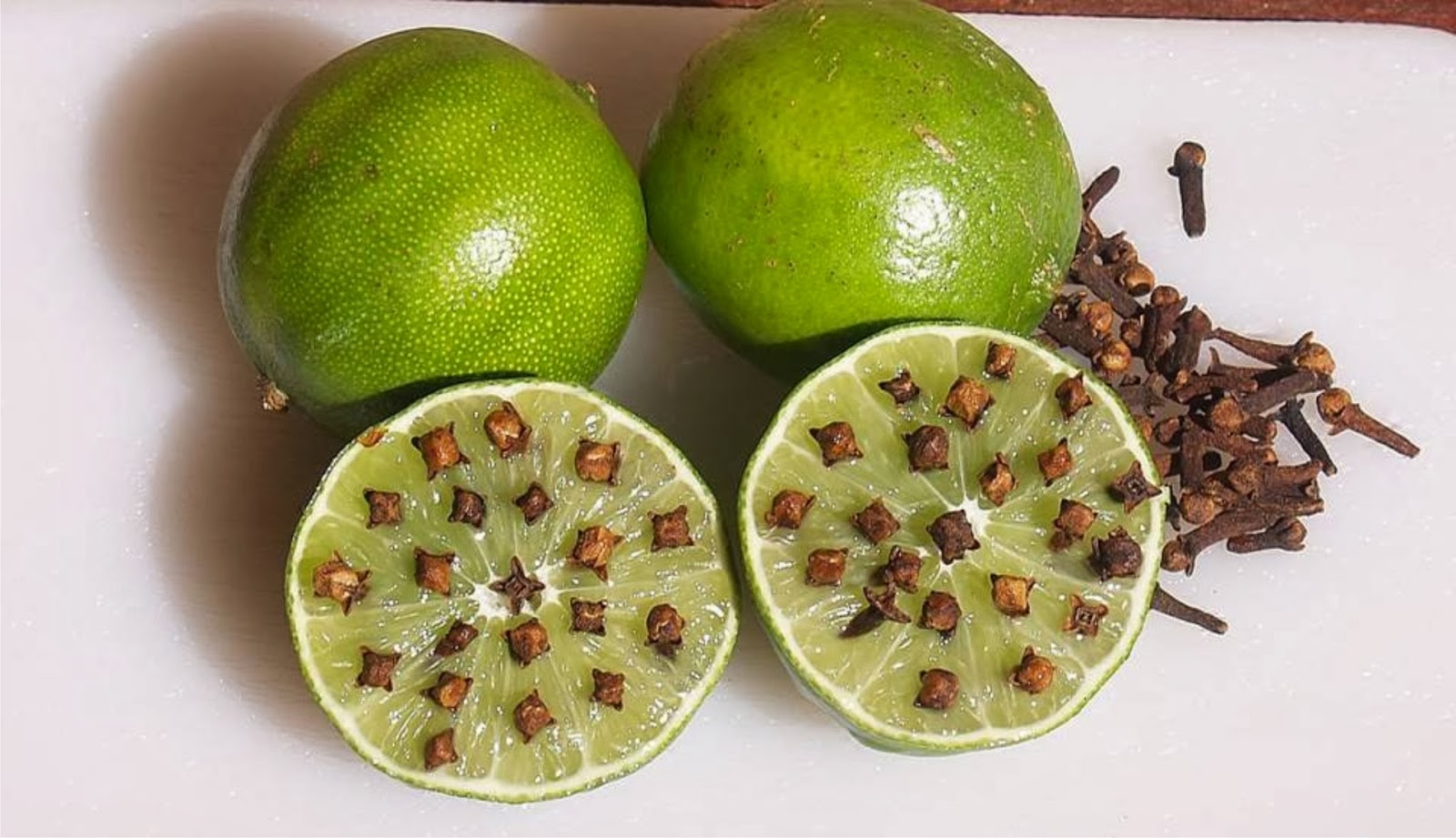 No vas a poder creer lo que lograrás al combinar el limón con el clavo de olor No vas a poder creer lo que lograrás al combinar el limón con el clavo de olor
