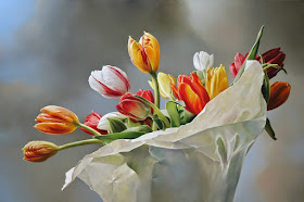 17-Dutch-Tulips-Tjalf-Sparnaay-The-Beauty-of-the-Everyday-Paintings-of-Food-Art-www-designstack-co