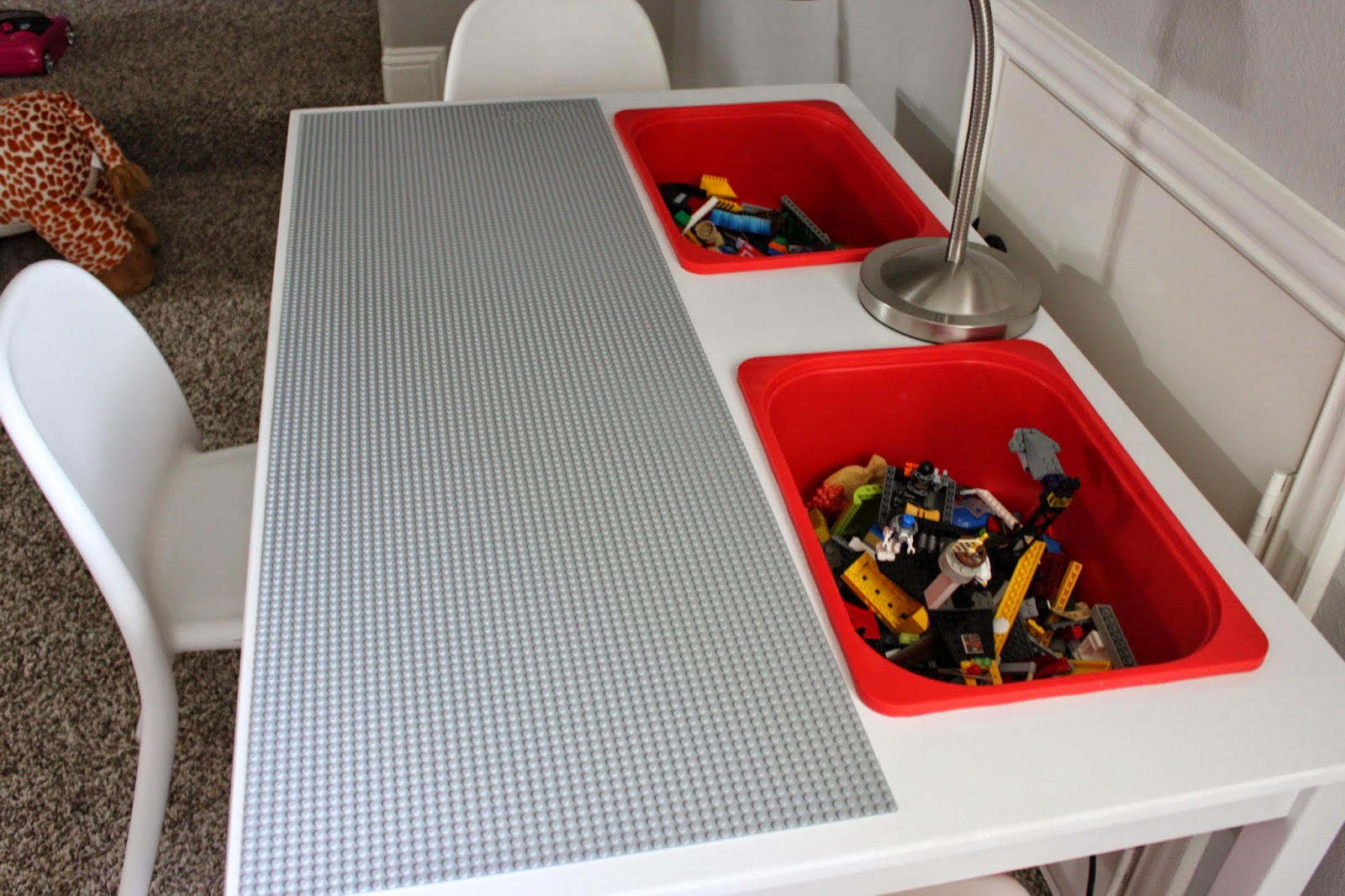 {DIY} 4 tables à customiser pour ranger les Lego ! Initiales GG