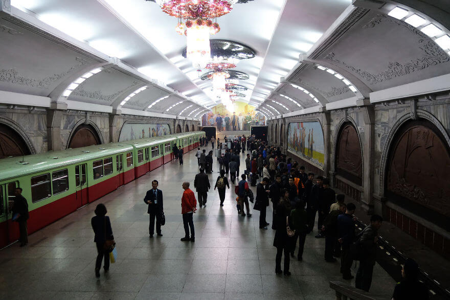 Take A Look At The Incredibly Disturbing Differences Between South And North Korea (Pictures & Video) - Train Station Take A Look At The Incredibly Disturbing Differences Between South And North Korea (Pictures & Video) - Train Station