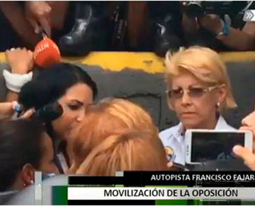 Diputadas de la oposición entregaron petitorio a viceministra de Interior Rosaura Navas