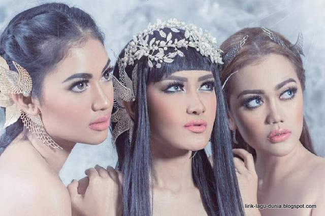 Julia Peres dan D'Perez Julia Peres dan Adiknya Della dan Anggi