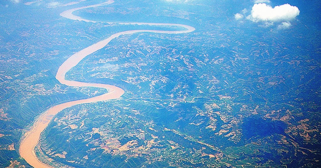 хуанхэ желтая река. долина реки хуанхэ. лессы хуанхэ. хуанхэ река цвет. китай хуанхэ и янцзы.