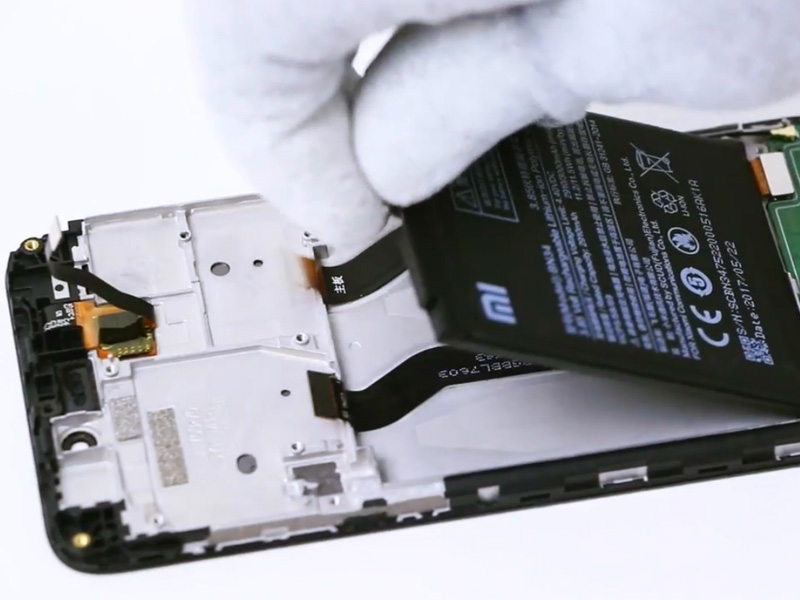 Cara Membuka Casing Belakang dan Mengganti Baterai Xiaomi