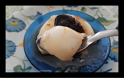 doce de ameixa preta em calda; manjar de coco; sobremesa de coco; manjar branco com ameixa preta