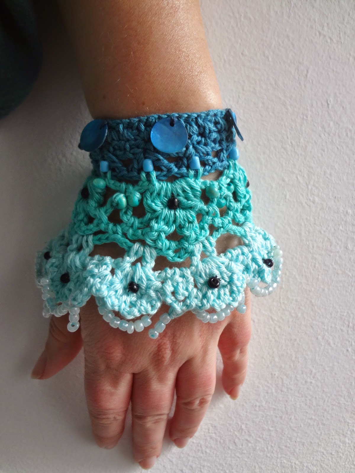 Little Treasures: Crochet Pattern for Lace Wrist Warmers
