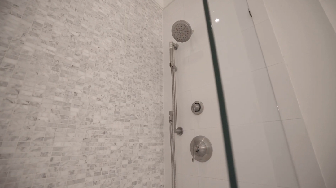 57 Interior Design Photos vs. 319 184 St, Surrey, BC Luxury Home Tour