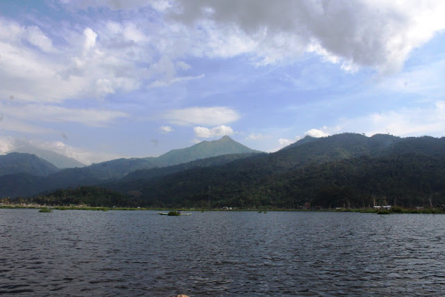 Keindahan Pemandangan di Rawa Pening Keindahan Pemandangan di Rawa Pening