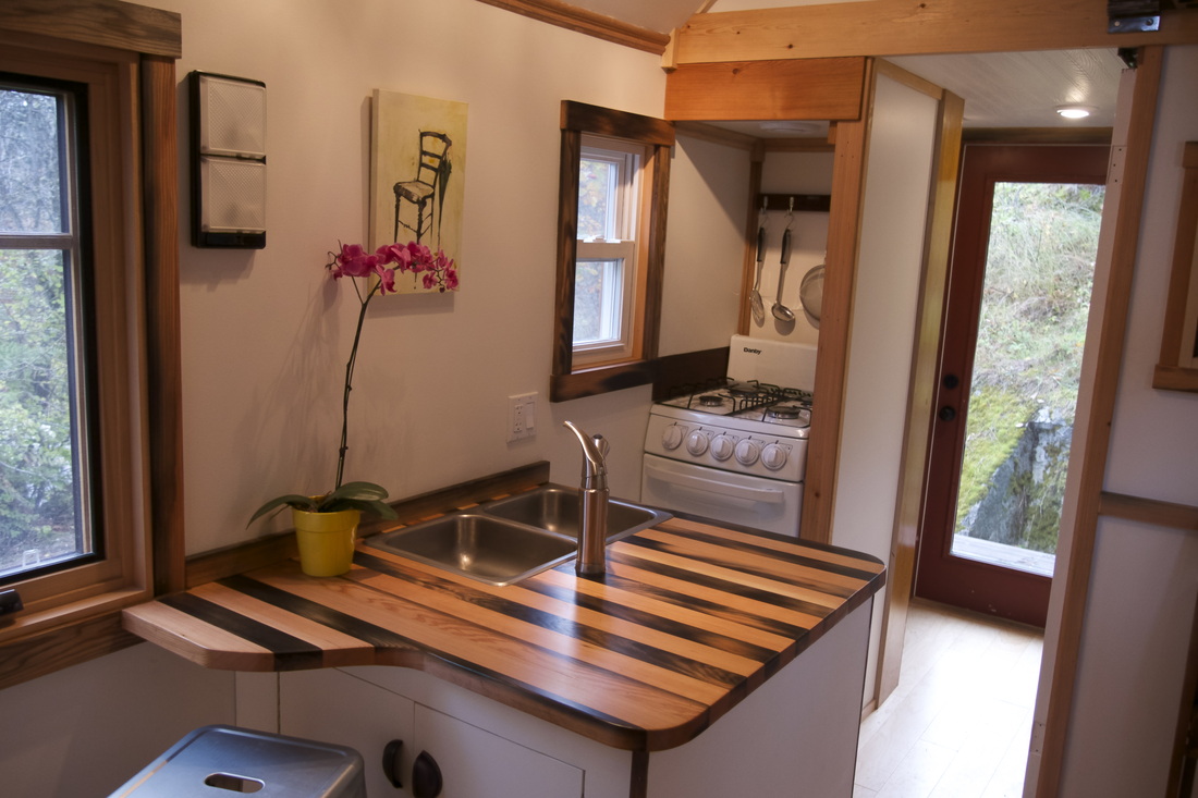 the-acorn-house-by-nelson-tiny-houses-tiny-house-town
