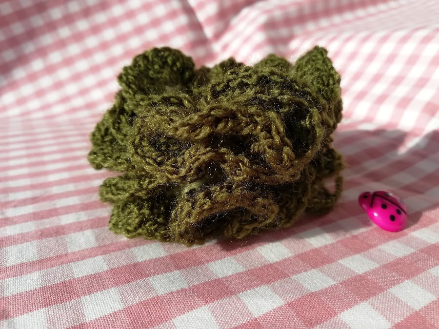 Tutorial flor modelo Dhyva en tardesconalma.blogspot.com encontrarás recetas, diy y mucho más.