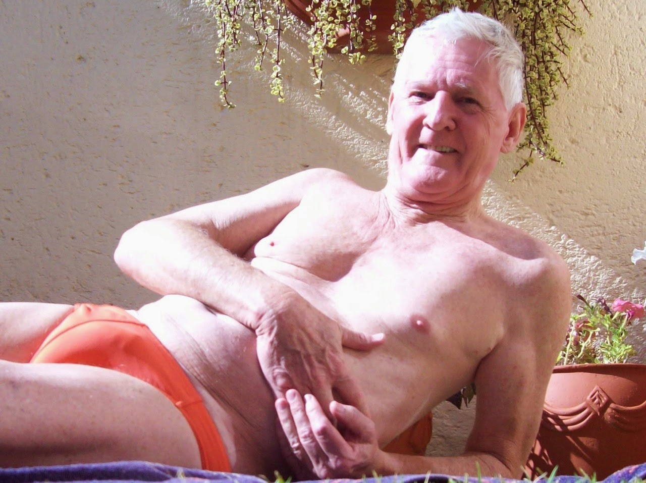 naked old gay silverdaddies