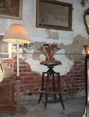 Exposed Brick And Plaster Walls For The Interior Design Of Your Bedroom , Home Interior Design Ideas , http://homeinteriordesignideas1.blogspot.com/