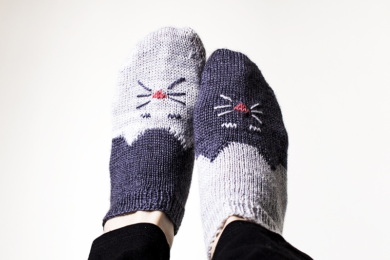 handknit, knit socks, cat socks, knitting, Lumière & Lens