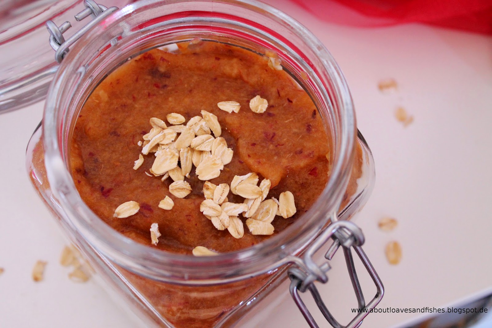 About Loaves and Fishes: Karamell - Overnight Oats mit Nektarinenpüree