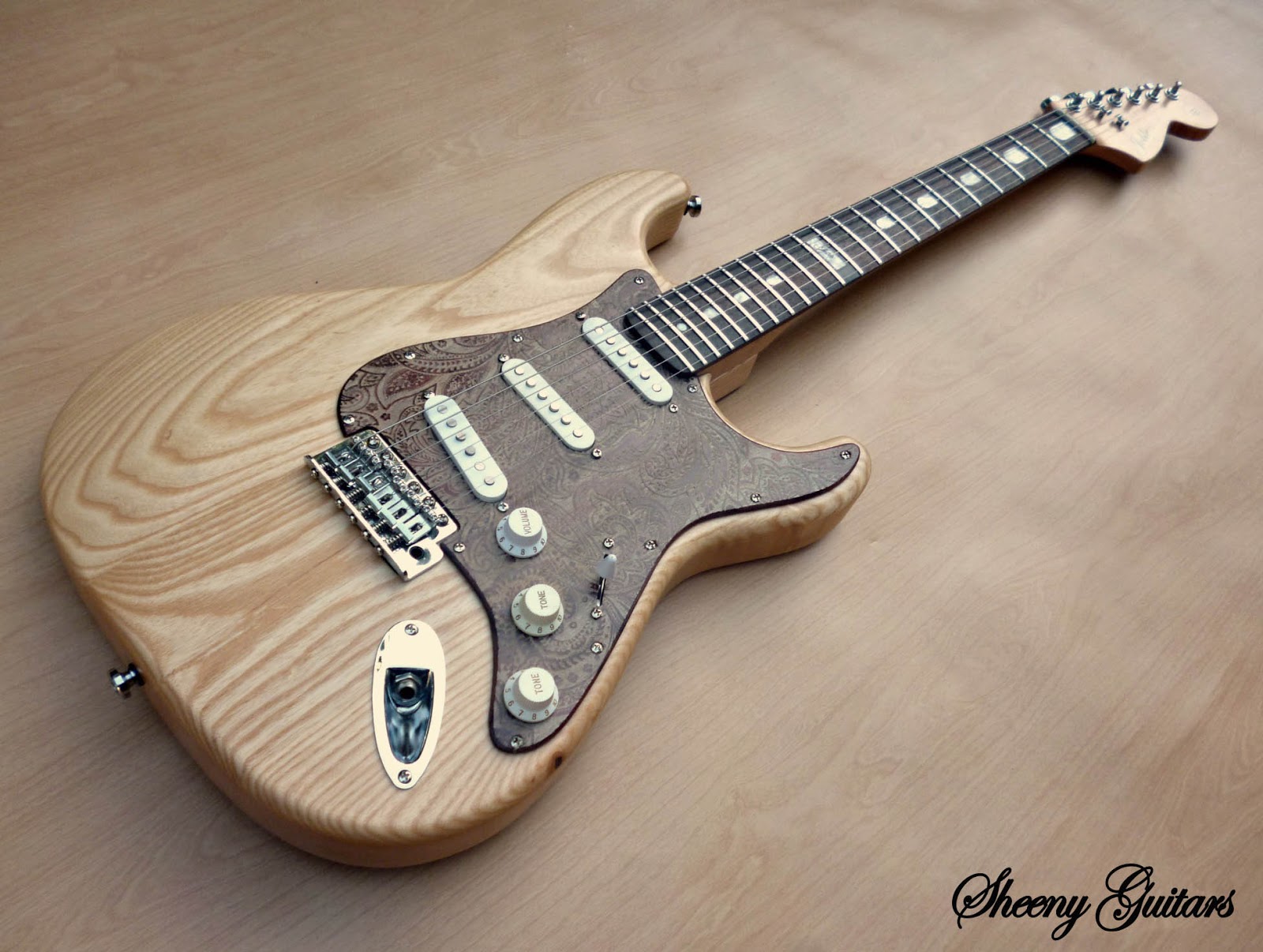Joble Strats Customized Sheeny Guitar Builder