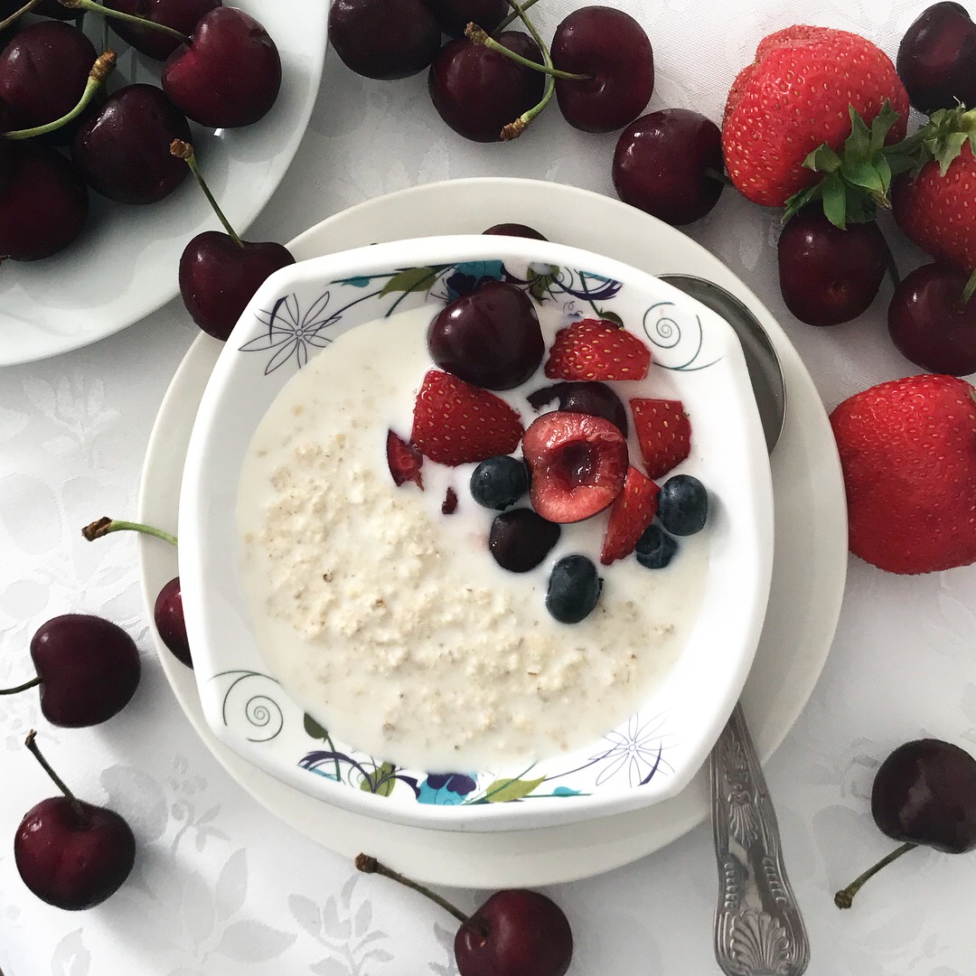 Overnight Oats with Fresh Cherries