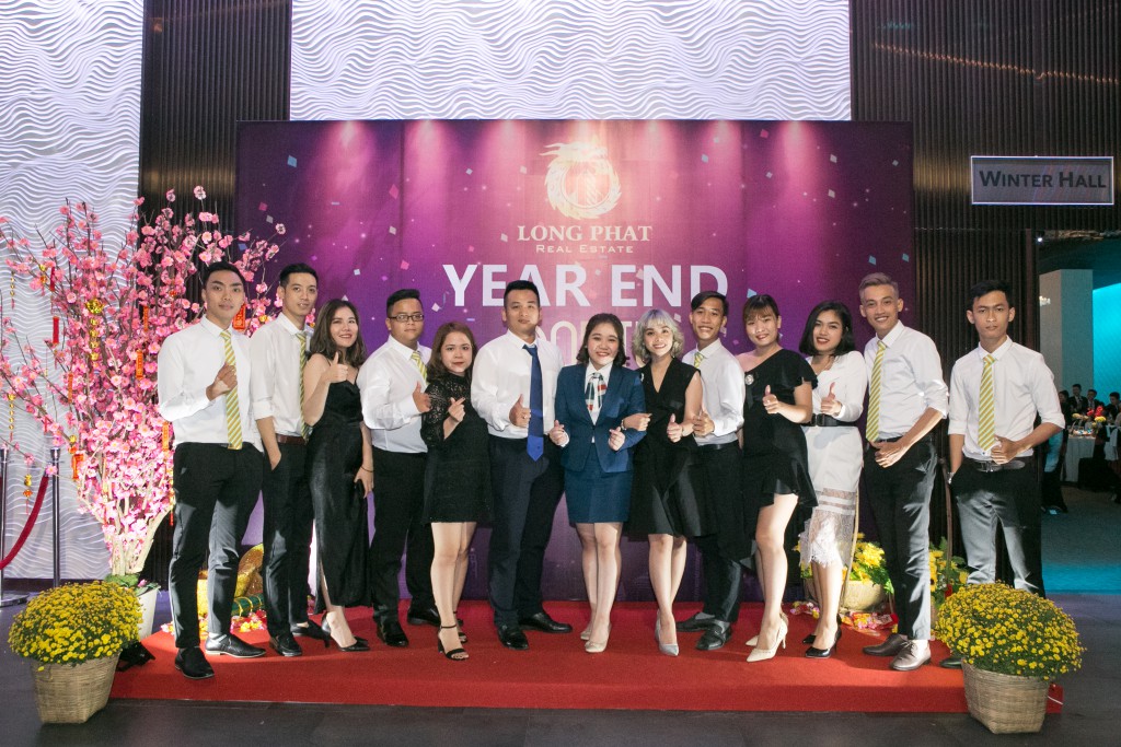 Bùng Nổ Cảm Xúc Tại Đêm Year End Party 2019 Của Địa Ốc Long Phát Bùng Nổ Cảm Xúc Tại Đêm Year End Party 2019 Của Địa Ốc Long Phát