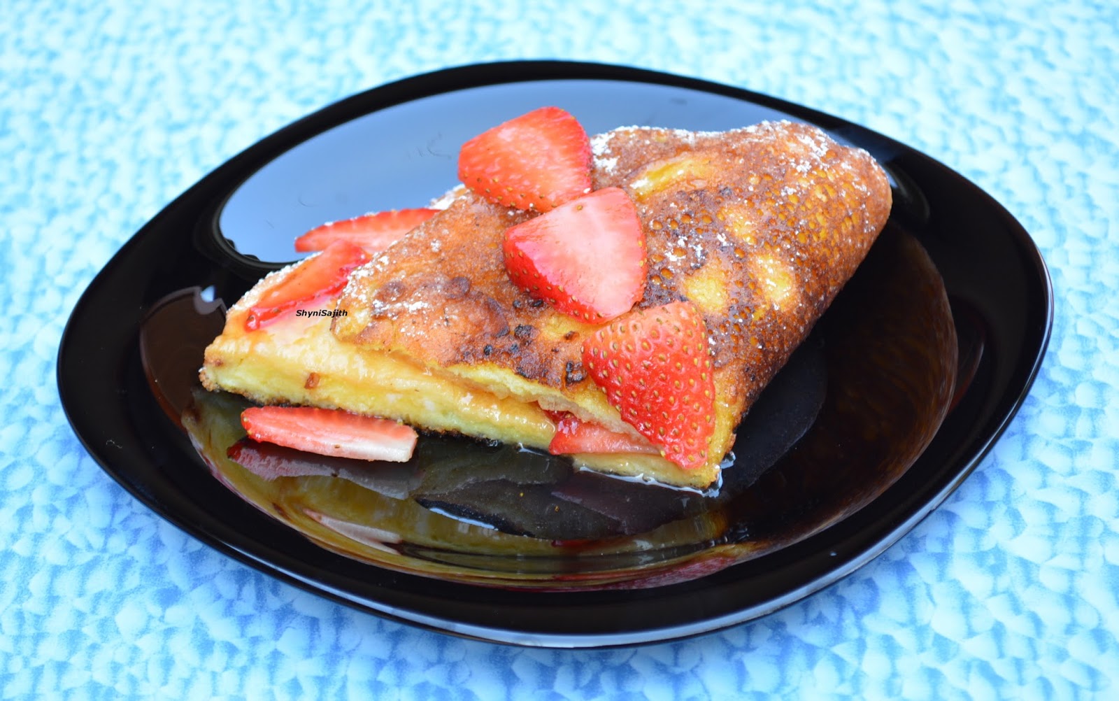 My Cooking Experiments......... Souffle Omelette With Strawberries