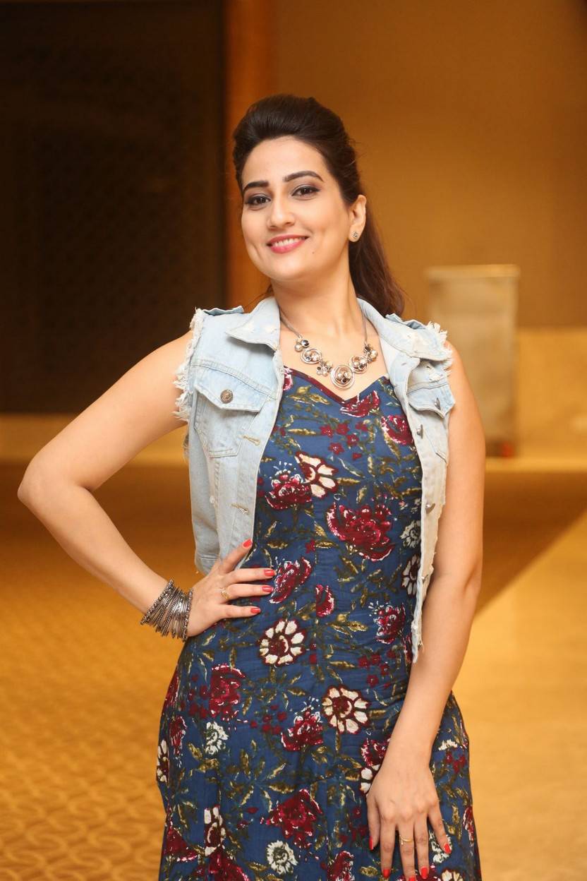 Indian TV Anchor Manjusha Dimple Stills In Blue Dress At Movie Trailer Launch