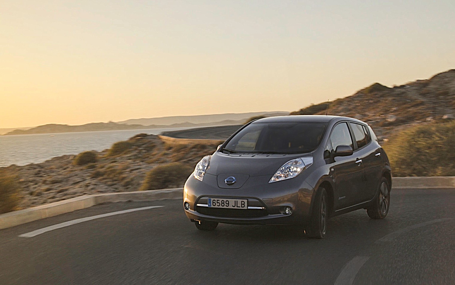 Nissan Leaf Рё С‡РµР»РѕРІРµРє