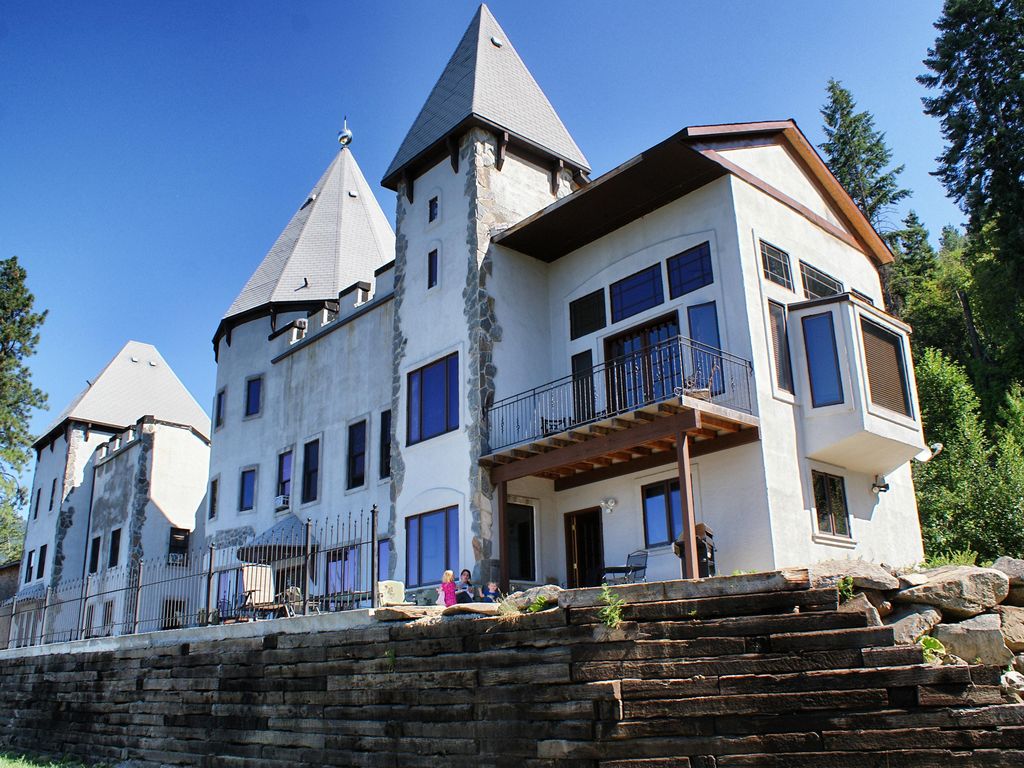 8 Unique Places to stay in Idaho