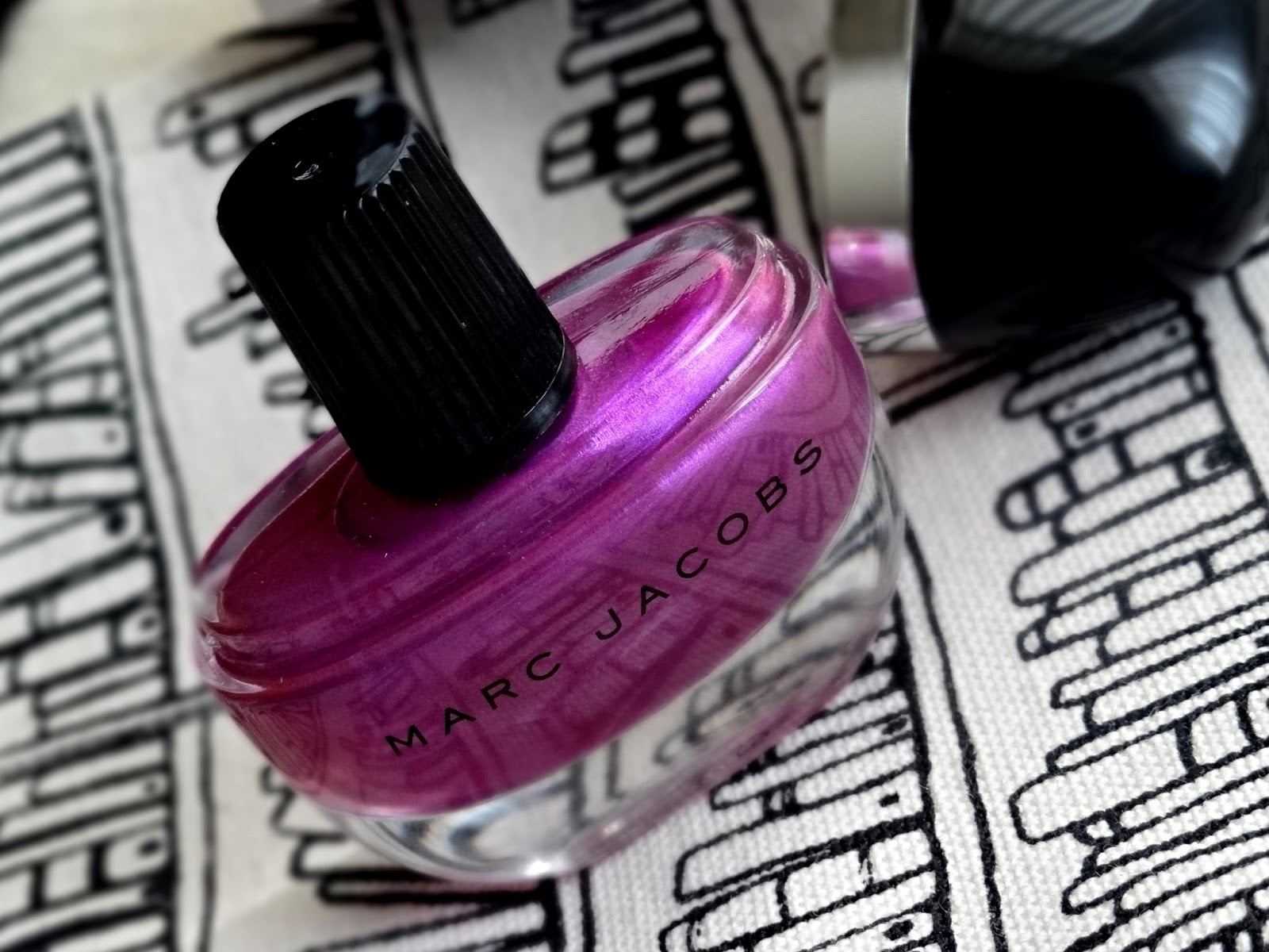 Marc Jacobs Enamored Hi-Shine Nail Lacquer in Oui!