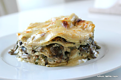 Pilz-Käse-Lasagne von Yotam Ottolenghi, angerichtet | Arthurs Tochter Kocht von Astrid Paul Pilz-Käse-Lasagne von Yotam Ottolenghi, angerichtet | Arthurs Tochter Kocht von Astrid Paul