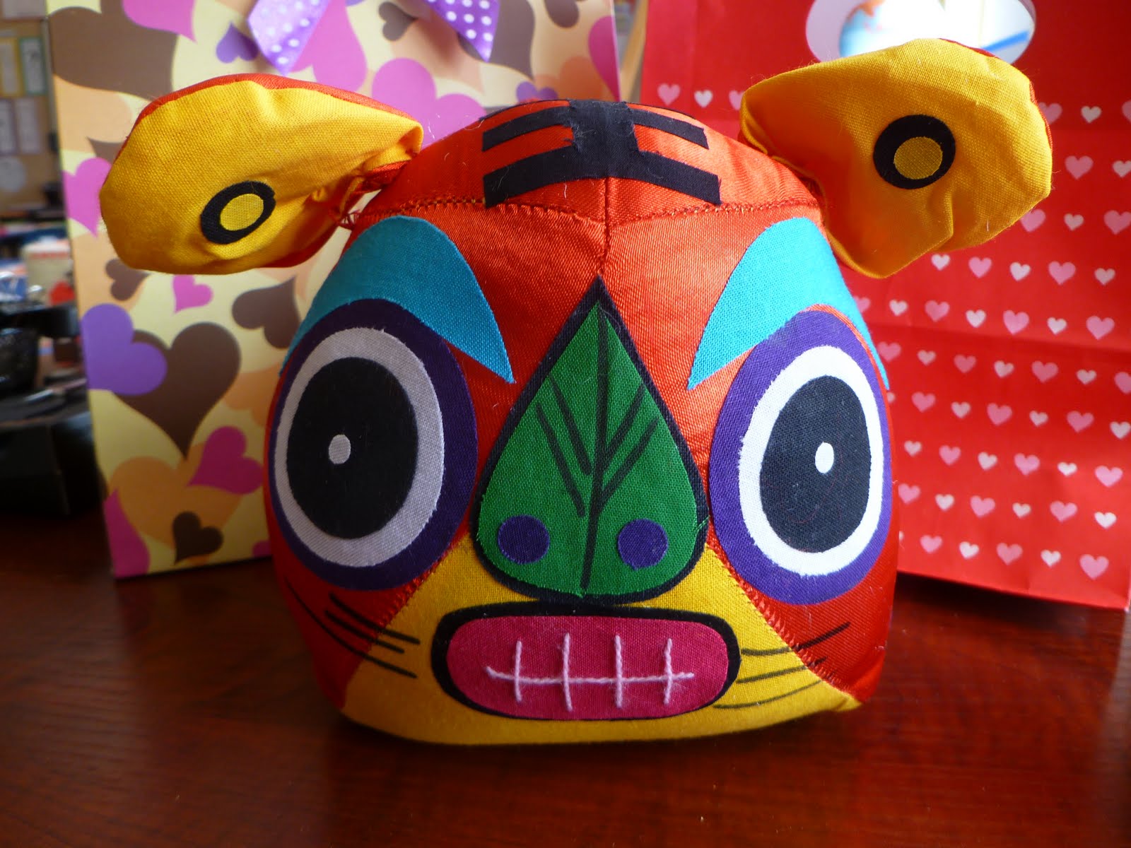 China Picture of the Day: 30 March 2011 ~ Gifts from the Kids
