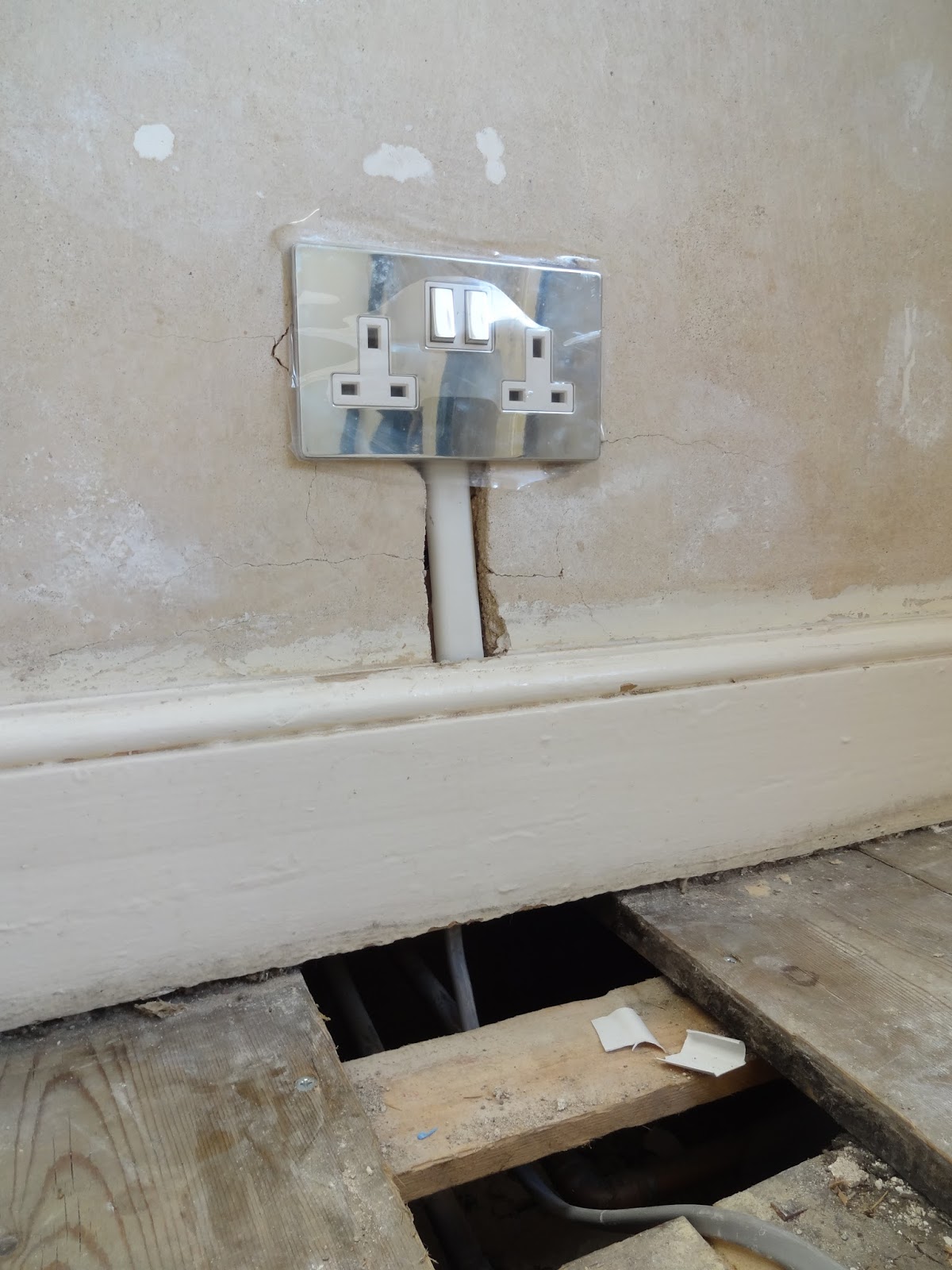 Repositioning Electrics & Adding a Spur Kezzabeth.co.uk DIY, Renovation & Interiors Blog