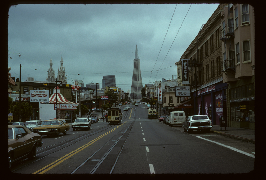 45 Color Snapshots That Capture Street Scenes of San Francisco in 1975