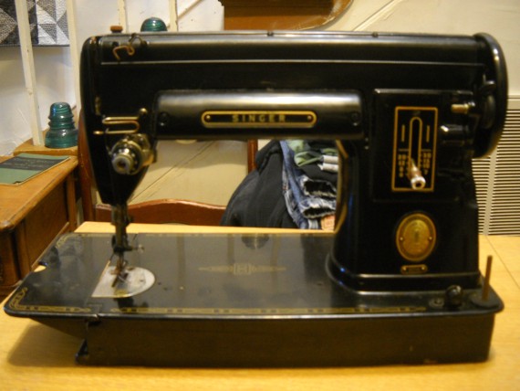 Curlicue Creations Singer 40A Sewing Machine Cabinet And Accessories Awesome 301a Singer Sewing Machine Curlicue Creations Singer 40A Sewing Machine Cabinet And Accessories Awesome 301a Singer Sewing Machine