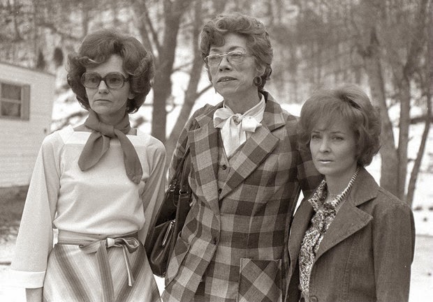 Mona Stafford, Louise Smith e Eliane Thomas