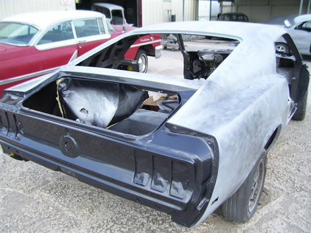 Hurda Mustang'in Muhteşem Değişimi Hurda Mustang'in Muhteşem Değişimi