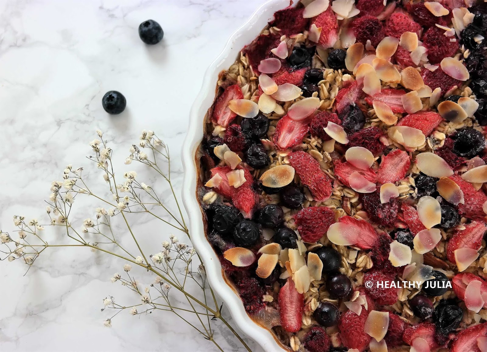 GRATIN DE FLOCONS D'AVOINE AUX FRUITS ROUGES - Healthy Julia