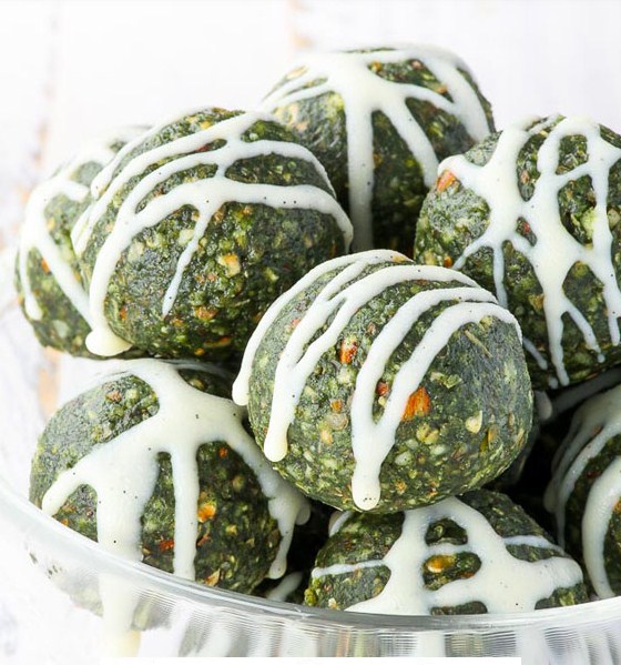 Matcha No Bake Energy Bars (Vegan + Paleo) Matcha No Bake Energy Bars (Vegan + Paleo)