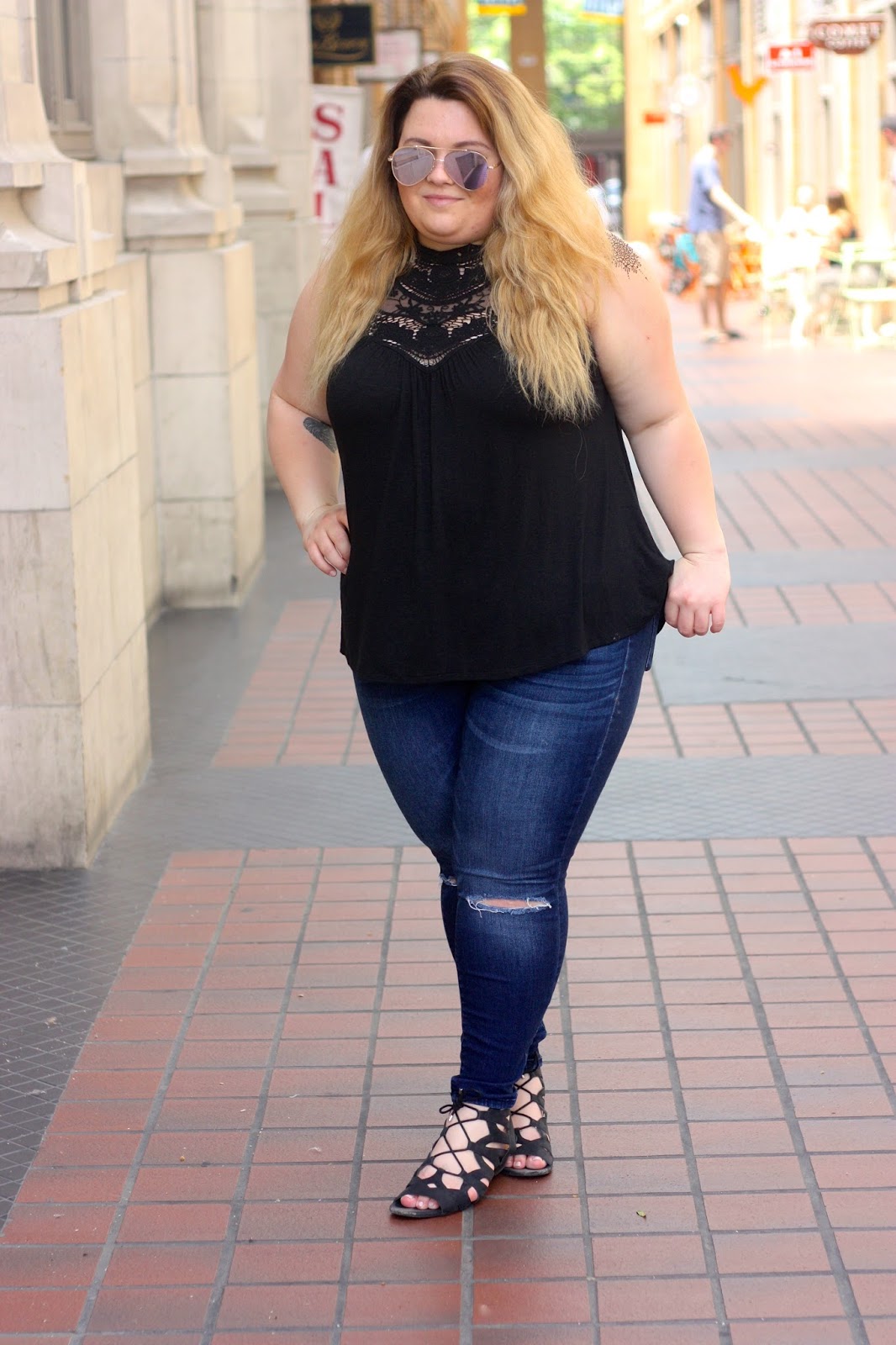vacation style, summer style, plus size fashion, plus size fashion blogger, natalie craig, natalie in the city, ann arbor michigan, crochet tank top, ripped jeans, franco sarto sandals, girls with tattoos, natural hair, mirror aviator sunglasses pink
