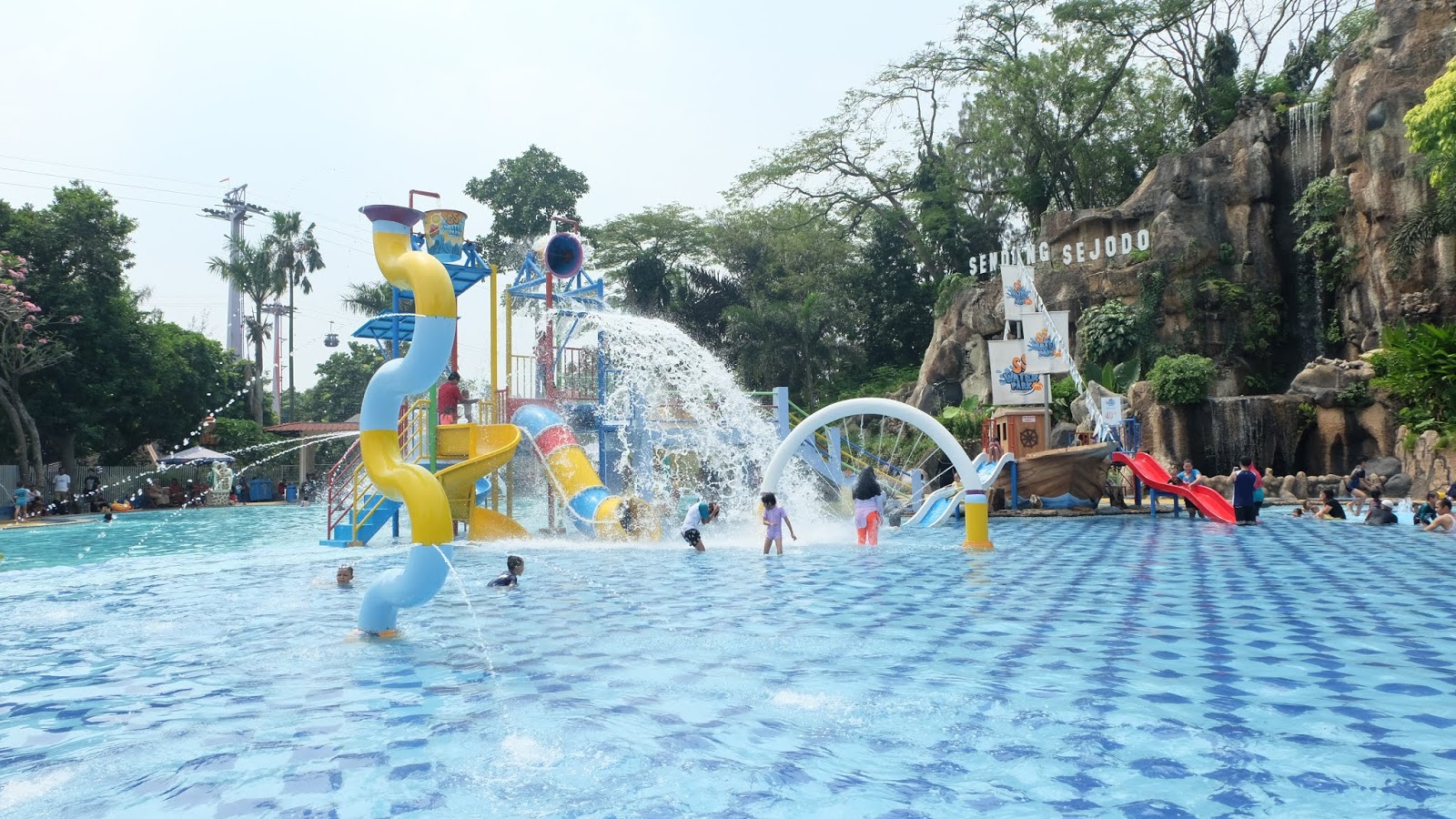 Kolam Renang Tmii - Homecare24