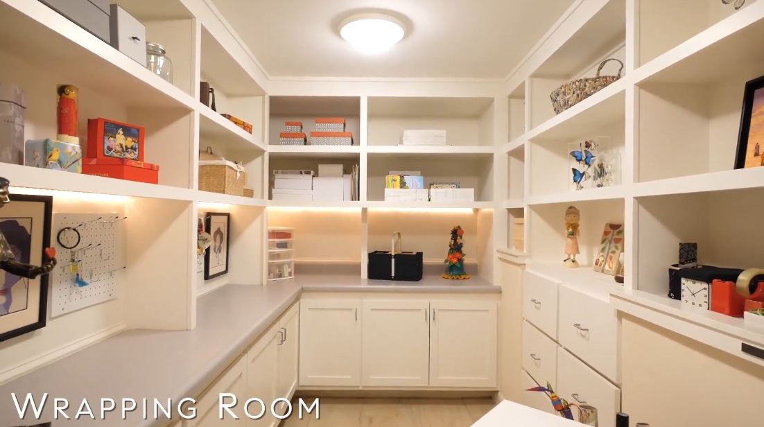31 Photos vs. 25 Preston Road Woodside, CA Luxury Mansion Interior Design Tour