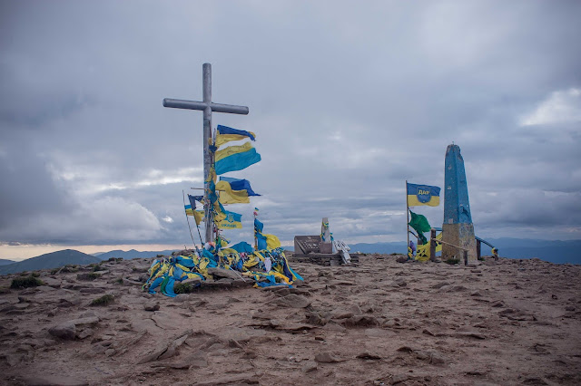 along the carpathian paths, on the roads of Ukraine, Ukraine, The Carpathians, mountains, Hoverla, Synyachka, Makovitsya, trips, trevelling, Yaremche, relax, rest in Ukraine, відпочинок у Україні, Україна, Карпати, Говерла, Маковиця, Синячка, Яремче, відпочинок в Яремчі, котедж в Яремчі, котедж у мирослава яремча, подорожі україною, відпочинок в горах, похід карпати, похід на велосипедах, отдых в карпатах, украина, дорогами украины, тропками карпат, дорогами України, стежинами карпат, sewn dreams подорожують, велопохід в карпатах