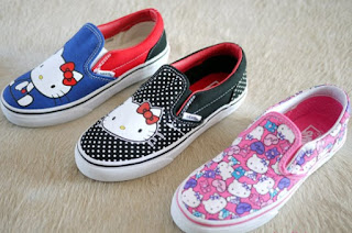 Vans Hello Kitty Femme Pink Hitam Biru Harga Dan Gambar Sepatu Hello Kitty Merk Vans Warna Pink Online
