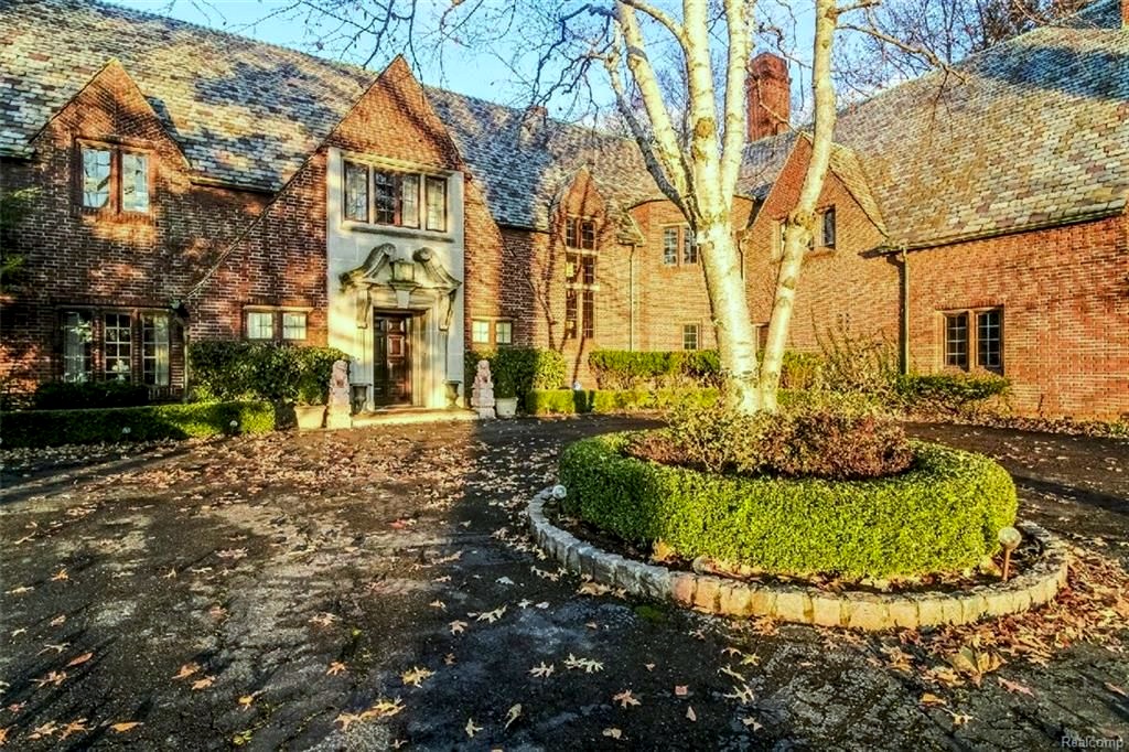 Sweet House Dreams 1927 Brick English Tudor Manor in Grosse Pointe