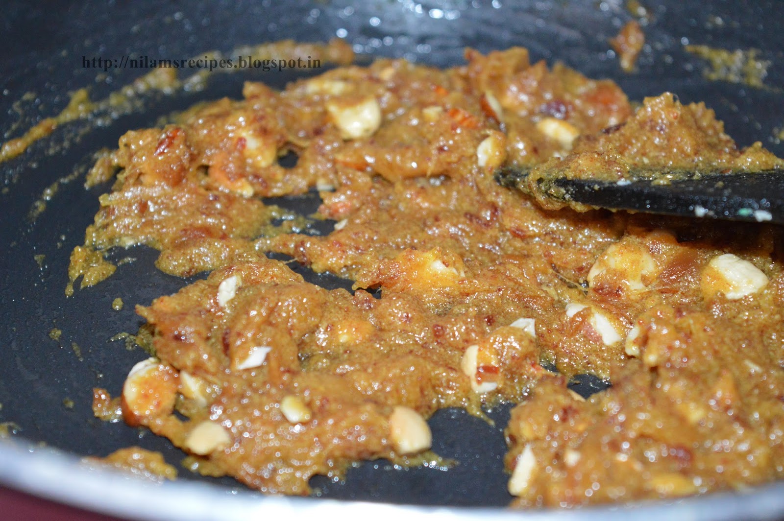 Khajoor Halwa | Dates Halwa Recipe | Maharashtrian Recipes