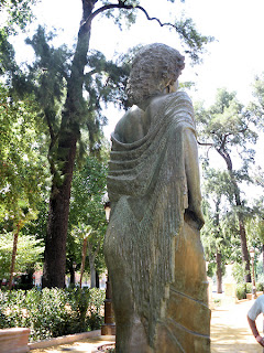 Sevilla - Estatua de la Duquesa de Alba 04