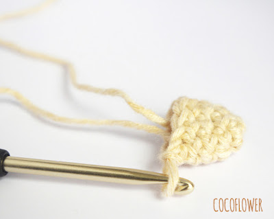 Hen Eggcup and Egg cover - Crochet Chicken tuto - Free Easter DIY by CocoFlower Hen Eggcup and Egg cover - Crochet Chicken tuto - Free Easter DIY by CocoFlower