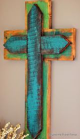 reclaimed wood cross http://bec4-beyondthepicketfence.blogspot.com/2014/04/scrap-wood-cross.html