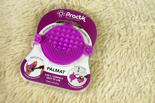 Practk Brush Cleaning palmat, Practk, Sigma Beauty, Makeup, Beauty product, Brush cleaning made easy, Beauty blog, makeup blog, Product review, Top Beauty Blog, red alice rao, redalicerao