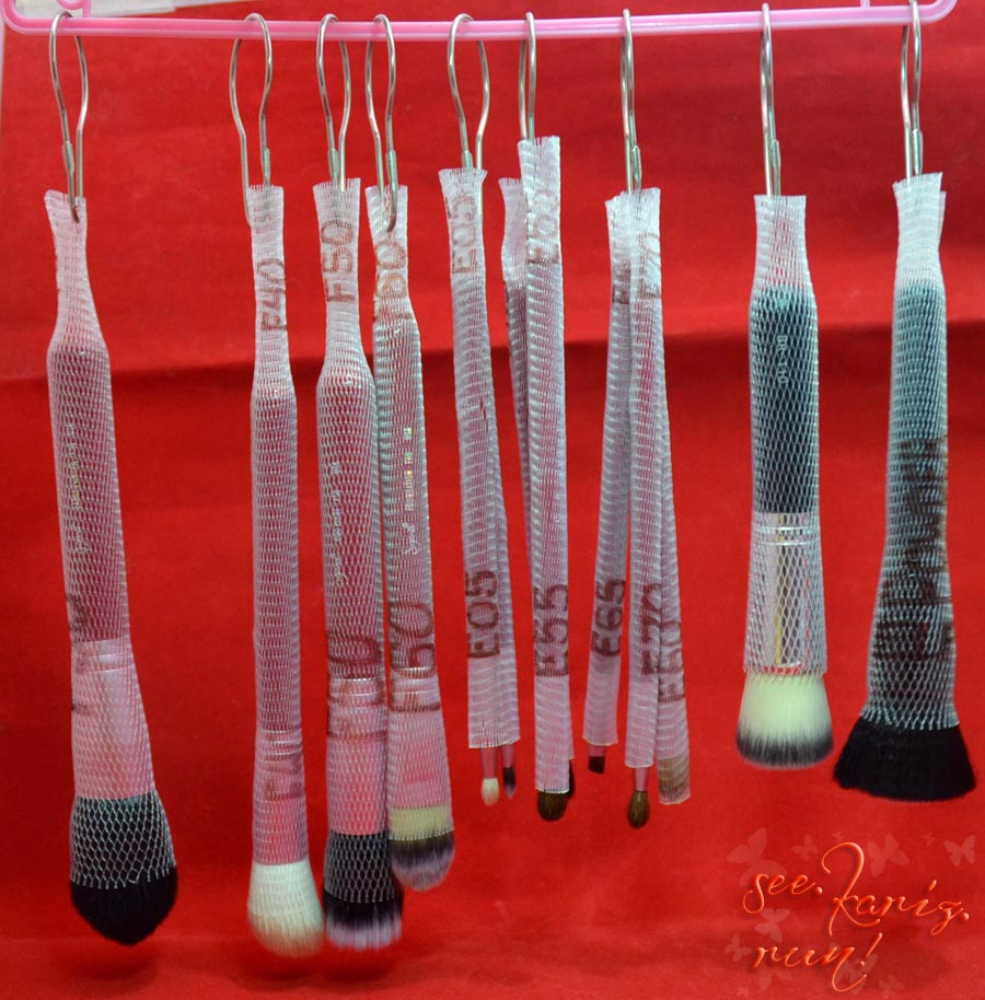 see kariz run Drying Makeup Brushes