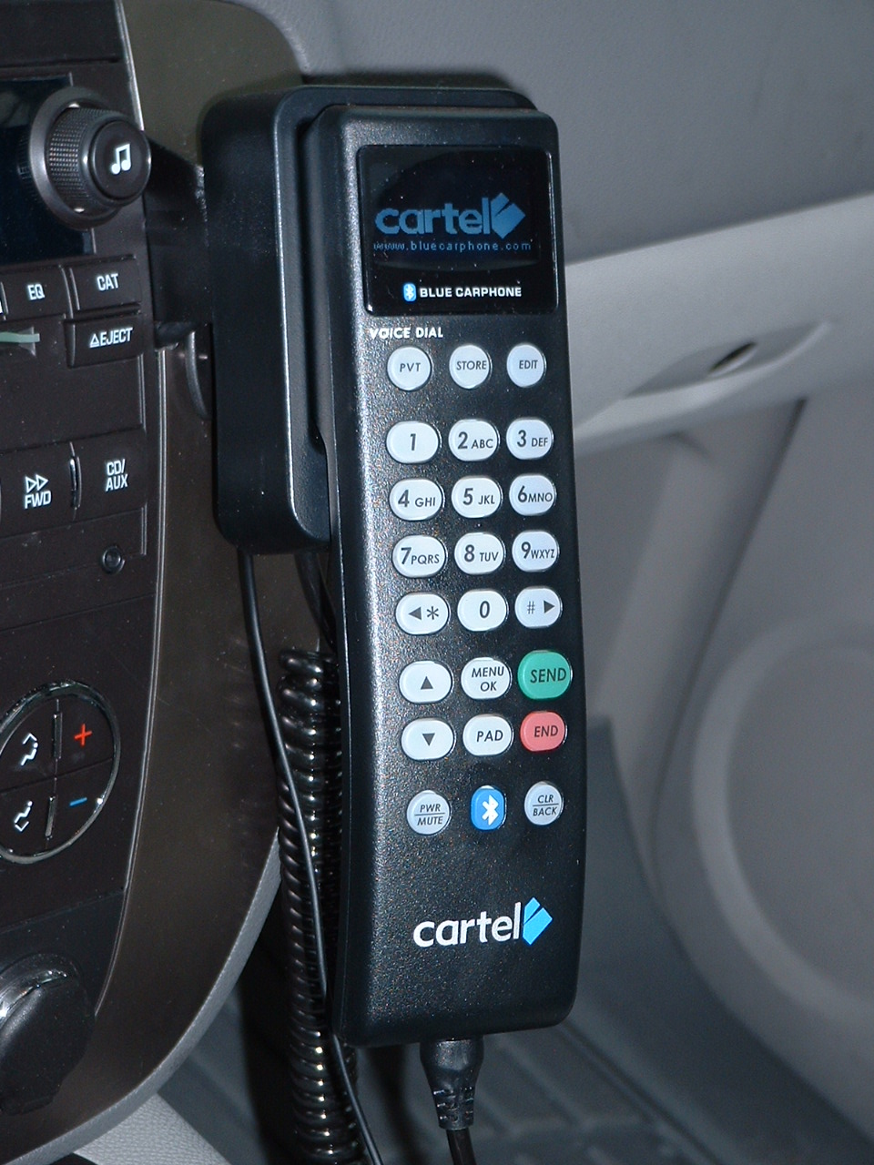 автомобильный телефон gsm. автомобильный телефон. телефонная трубка в машине. ранние телефоны gsm. стационарный телефон nokia.