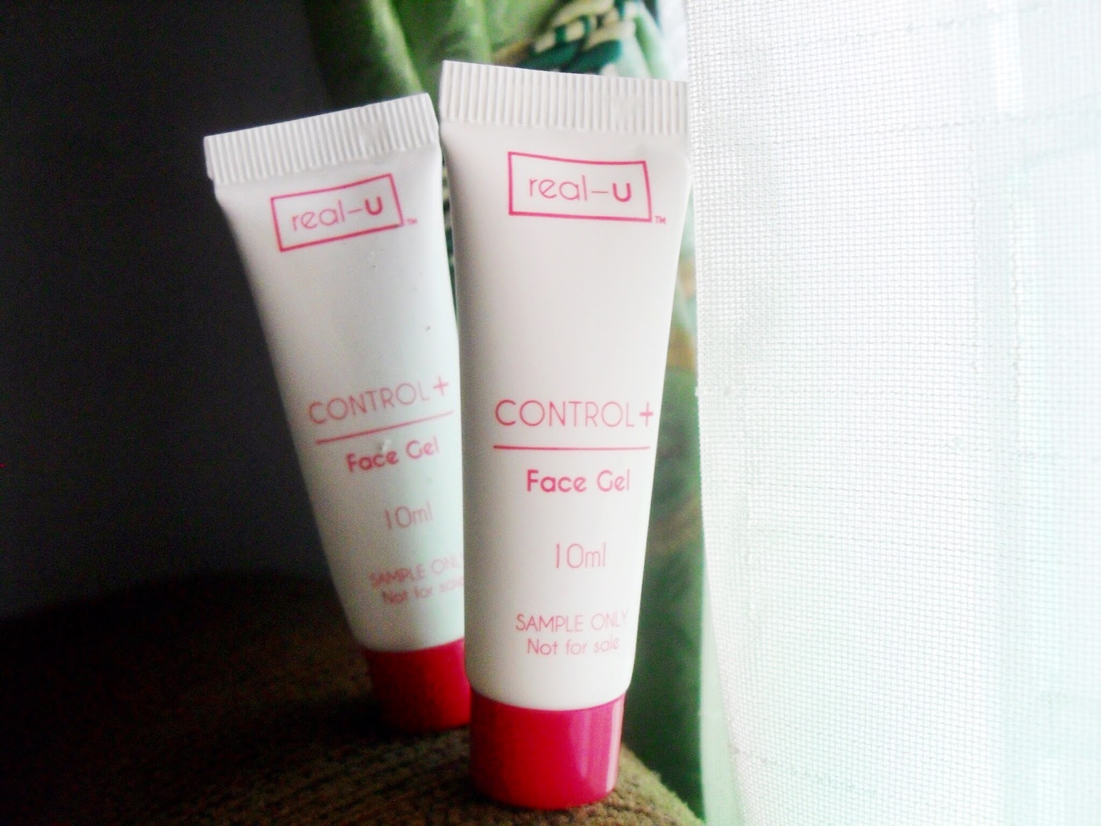Diamond Crown Review RealU Australia Control Face Gel (acne skin)