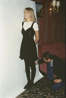 Claudia Schiffer pose for Klaus Guingand - 1993